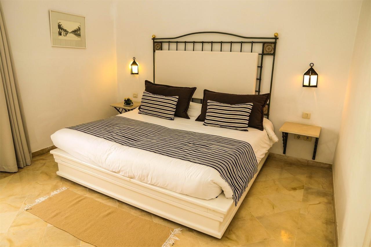 Suites Hotel Les Charmilles & Spa La Marsa Exterior photo